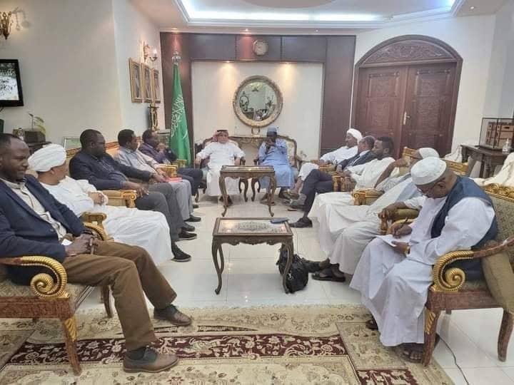 الحرية والتغيير ترفض الاجتماع مع الكتلة الديمقراطية في منزل السفير السعودي وتوضح الحرية والتغيير ترفض الاجتماع مع الكتلة الديمقراطية في منزل السفير السعودي وتوضح