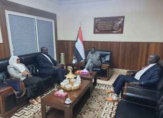 حجر يلتقي وفد منظمة الدعوة الإسلامية حجر يلتقي وفد منظمة الدعوة الإسلامية