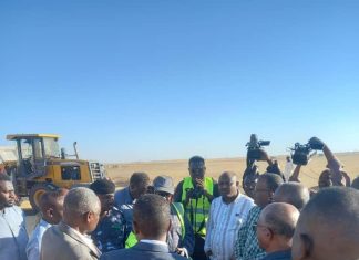 وزير الطرق الاتحادي يتفقد أعمال الصيانة والتأهيل بالشمالية وزير الطرق الاتحادي يتفقد أعمال الصيانة والتأهيل بالشمالية