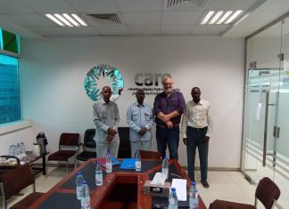 والي شرق دارفور يلتقي مدير منظمة كير السويسرية بالسودان والي شرق دارفور يلتقي مدير منظمة كير السويسرية بالسودان