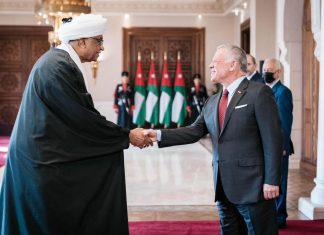 السفير حسن صالح سوار الذهب يقدم اوراق اعتماده للملك الأردن السفير حسن صالح سوار الذهب يقدم اوراق اعتماده للملك الأردن