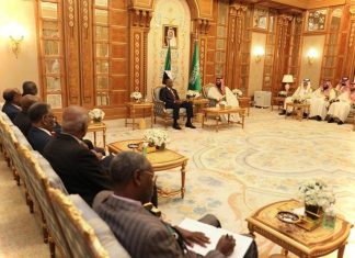 البرهان وولي العهد السعودي يبحثان العلاقات الثنائية وتعزيز التعاون الاقتصادي البرهان وولي العهد السعودي يبحثان العلاقات الثنائية وتعزيز التعاون الاقتصادي