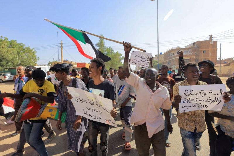 تجميد النقابات يزيح عقبة أمام التسوية السياسية في السودان تجميد النقابات يزيح عقبة أمام التسوية السياسية في السودان