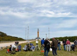 صاروخ ناسا الجديد ينطلق إلى القمر بعد 50 عاماً من الرحلة الأخيرة صاروخ ناسا الجديد ينطلق إلى القمر بعد 50 عاماً من الرحلة الأخيرة