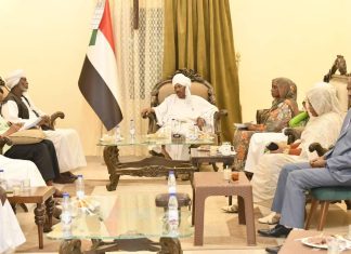 لقاء بين الأمة القومي والكتلة الديمقراطية ومناوي يكشف التفاصيل لقاء بين الأمة القومي والكتلة الديمقراطية ومناوي يكشف التفاصيل