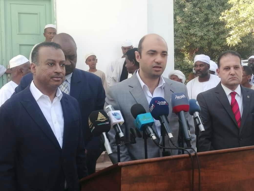 بعد زيارة حميدتي.. القنصل المصري يلتقي الميرغني في منزله بعد زيارة حميدتي.. القنصل المصري يلتقي الميرغني في منزله