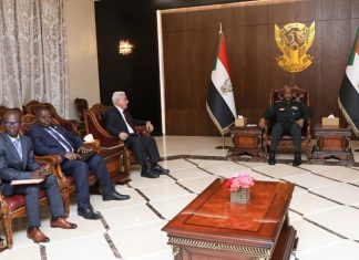البرهان يستقبل بعثة الآلية الأفريقية لمراجعة النظراء البرهان يستقبل بعثة الآلية الأفريقية لمراجعة النظراء