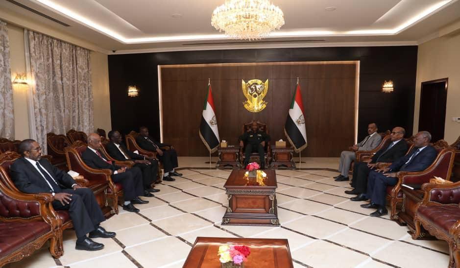 البرهان يرسل توجيهات عبر سفراء بشأن علاقات السودان الخارجية البرهان يرسل توجيهات عبر سفراء بشأن علاقات السودان الخارجية