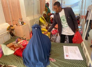 منظمة العطاء للتعايش السلمي تقدم العون للمرضى بمستشفى الجنينة منظمة العطاء للتعايش السلمي تقدم العون للمرضى بمستشفى الجنينة