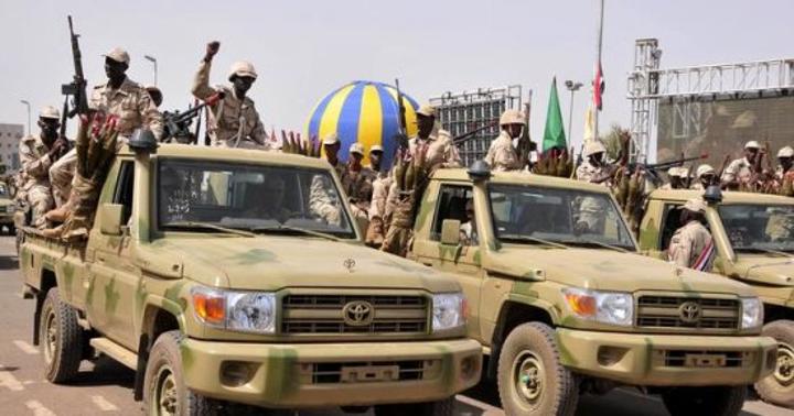 السودان.. الدفع بعشرات المركبات العسكرية ومئات الجنود بصلاحيات واسعة إلى مناطق شهدت أحداث مسلحة السودان.. الدفع بعشرات المركبات العسكرية ومئات الجنود بصلاحيات واسعة إلى مناطق شهدت أحداث مسلحة
