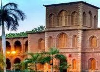الجالية السودانية بقطر تهدي جامعة الخرطوم (4) أطنان من الكتب الجالية السودانية بقطر تهدي جامعة الخرطوم (4) أطنان من الكتب