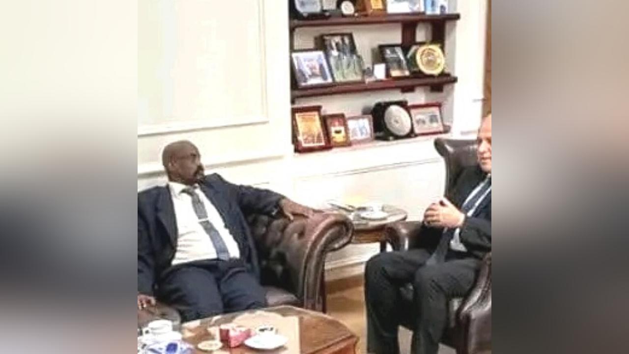 المفوض العام لمفوضية نزع السلاح والتسريح يزور القاهرة المفوض العام لمفوضية نزع السلاح والتسريح يزور القاهرة