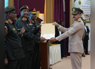 القائد العام يشهد تخريج الدورة ( ٤٩) بكلية القيادة والأركان القائد العام يشهد تخريج الدورة ( ٤٩) بكلية القيادة والأركان
