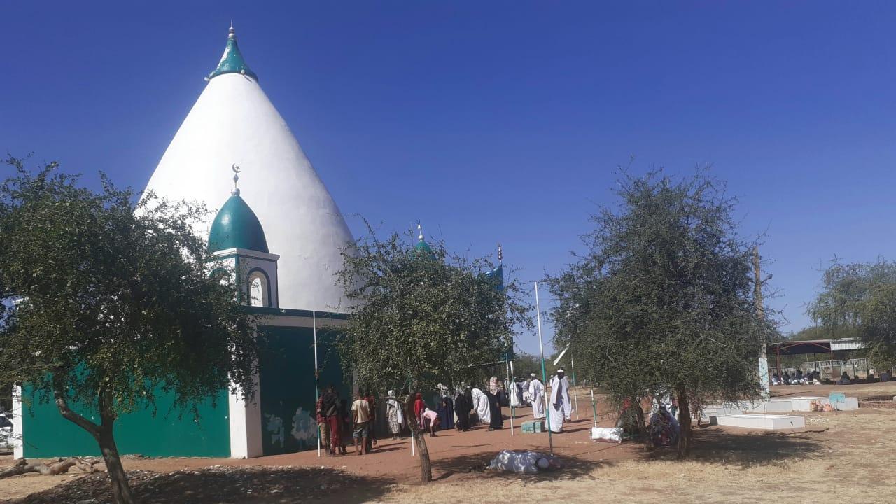 الطرق الصوفية من ممسكات الوحدة الوطنية ودعوة للتعايش السلمي الطرق الصوفية من ممسكات الوحدة الوطنية ودعوة للتعايش السلمي
