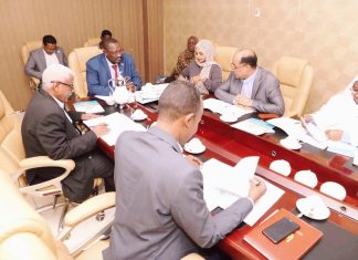 مجلس إدارة هيئة التأمين الصحي بالخرطوم يناقش تقارير الآداء مجلس إدارة هيئة التأمين الصحي بالخرطوم يناقش تقارير الآداء