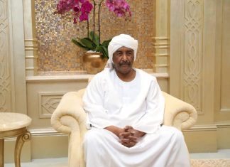 البرهان يطلق تحذيرات من الاقصاء وتقزيم الآخرين ويتحدث عن تشكيل الحكومة البرهان يطلق تحذيرات من الاقصاء وتقزيم الآخرين ويتحدث عن تشكيل الحكومة