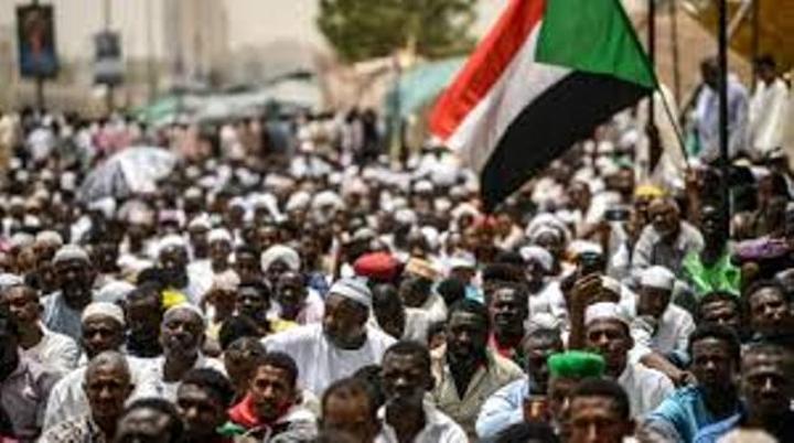 لجان المقاومة تعتزم تنظيم (8) مليونيات في يناير لجان المقاومة تعتزم تنظيم (8) مليونيات في يناير