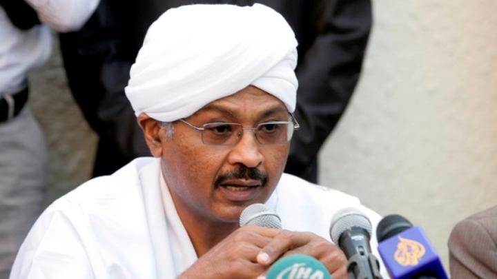 مبارك الفاضل يوضح موقفه من المبادرة المصرية بشأن الحوار في السودان مبارك الفاضل يوضح موقفه من المبادرة المصرية بشأن الحوار في السودان
