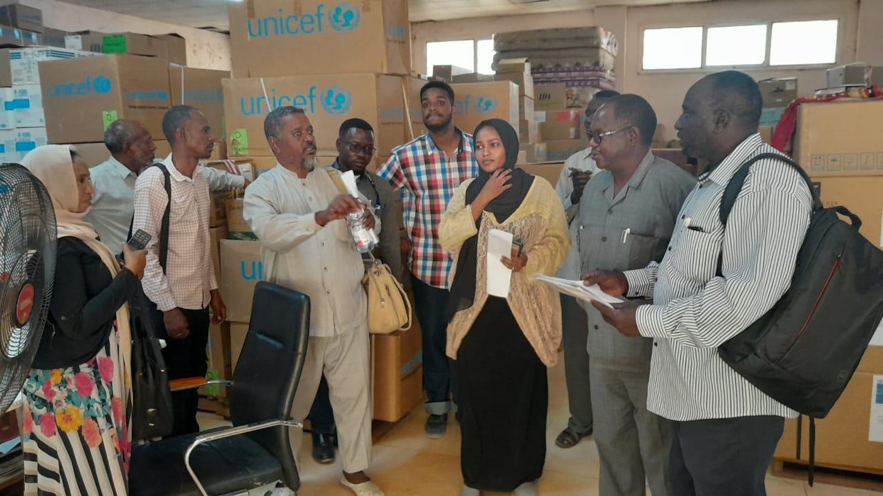 منظمة نداء التنمية تقدم معينات طبية لمعالجة الاصابات بالنيل الازرق منظمة نداء التنمية تقدم معينات طبية لمعالجة الاصابات بالنيل الازرق