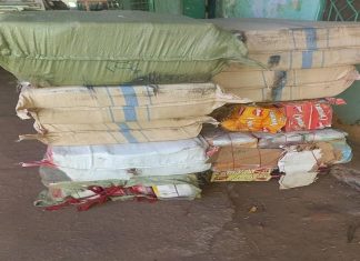 مكافحة التهريب بالضعين تضبط كميات من البضائع المهربة مكافحة التهريب بالضعين تضبط كميات من البضائع المهربة