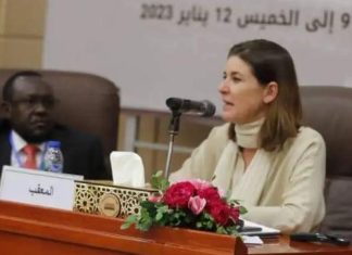 مناوي يسخر من اجتماع بشأن لجنة التفكيك ويعلق على مداخلة خبيرة دولية: تشرح للتلاميذ كيف يحترم القانون مناوي يسخر من اجتماع بشأن لجنة التفكيك ويعلق على مداخلة خبيرة دولية: تشرح للتلاميذ كيف يحترم القانون
