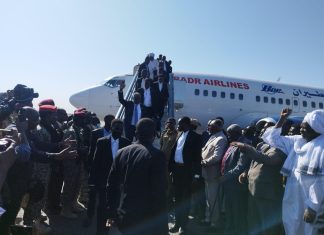 جبريل من نيالا يتهم الحرية والتغيير بالسعي لتأسيس جهاز سياسي ومليشيات حزبية ويرفض التوقيع على الاتفاق الإطاري ويقول” لم نسعى لوظائف واتينا لرد الحقوق جبريل من نيالا يتهم الحرية والتغيير بالسعي لتأسيس جهاز سياسي ومليشيات حزبية ويرفض التوقيع على الاتفاق الإطاري ويقول” لم نسعى لوظائف واتينا لرد الحقوق