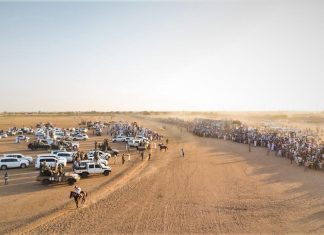 دكتور جبريل يشرف سباق الخيل والهجن بنيالا دكتور جبريل يشرف سباق الخيل والهجن بنيالا