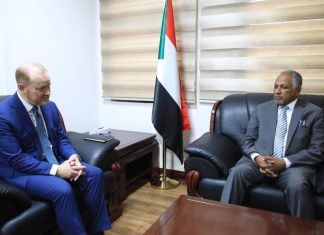 السودان.. وكيل الخارجية يبحث مع السفير الأمريكي العودة إلى المسار الديمقراطي السودان.. وكيل الخارجية يبحث مع السفير الأمريكي العودة إلى المسار الديمقراطي