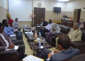 وزير الصحة: تحسين الوضع الوظيفي وبيئة العمل مطالب عادلة وزير الصحة: تحسين الوضع الوظيفي وبيئة العمل مطالب عادلة