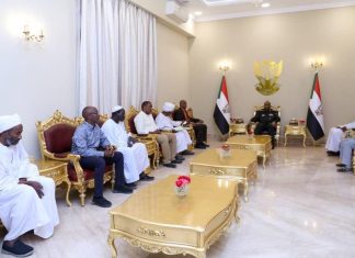 رئيس مجلس السيادة يلتقي وفد مزارعي القاش والقطاع البستاني بولايةكسلا رئيس مجلس السيادة يلتقي وفد مزارعي القاش والقطاع البستاني بولايةكسلا