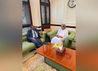الدخيري يلتقي وزير الزراعةبسلطنة عمان للتباحث في شأن الأمن الغذائي الدخيري يلتقي وزير الزراعةبسلطنة عمان للتباحث في شأن الأمن الغذائي