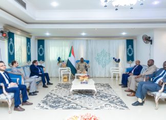 نائب رئيس مجلس السيادة يستقبل الخبير المستقل لحقوق الإنسان نائب رئيس مجلس السيادة يستقبل الخبير المستقل لحقوق الإنسان