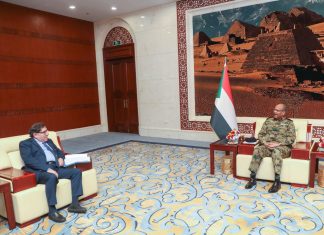 جابر يلتقي الخبير المستقل لحقوق الإنسان بالسودان ووفده جابر يلتقي الخبير المستقل لحقوق الإنسان بالسودان ووفده