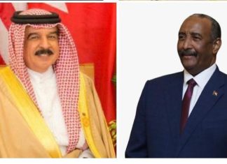 رئيس مجلس السيادة يتلقى إتصالاً هاتفياً من ملك البحرين رئيس مجلس السيادة يتلقى إتصالاً هاتفياً من ملك البحرين