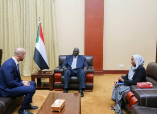 عقار يلتقي المدير القطري لمنظمة أطباء بلا حدود البلجيكية عقار يلتقي المدير القطري لمنظمة أطباء بلا حدود البلجيكية