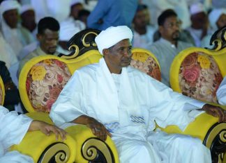 حميدتي يكشف تفاصيل عن وثيقة سرية من الاتفاق الإطاري ويحذر من التراجع: “قدام بس” حميدتي يكشف تفاصيل عن وثيقة سرية من الاتفاق الإطاري ويحذر من التراجع: “قدام بس”