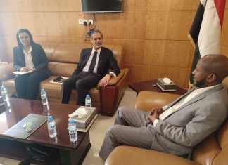 وزير الأوقاف يبحث مع السفير المصري بالخرطوم التعاون الدعوي وزير الأوقاف يبحث مع السفير المصري بالخرطوم التعاون الدعوي