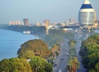 السودان ومصر يتفقان على معالجة قضايا “الحريات الأربع” السودان ومصر يتفقان على معالجة قضايا "الحريات الأربع"