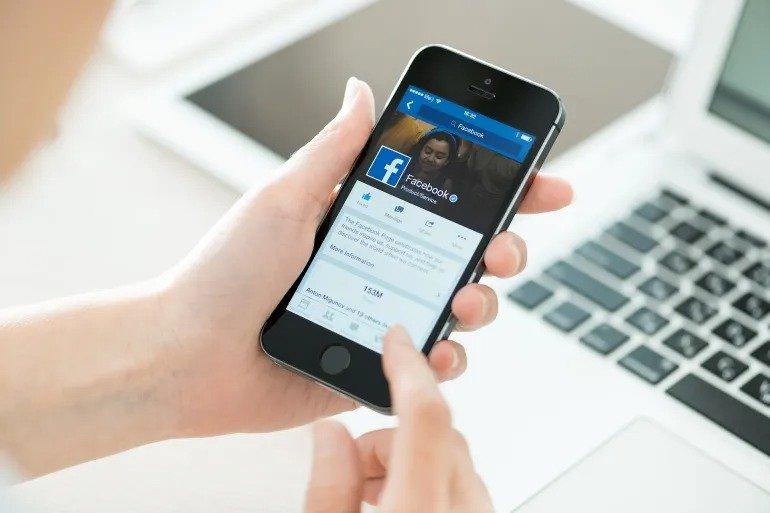 بعد تويتر.. فيسبوك يفرض اشتراكا شهريا على توثيق الحسابات بعد تويتر.. فيسبوك يفرض اشتراكا شهريا على توثيق الحسابات