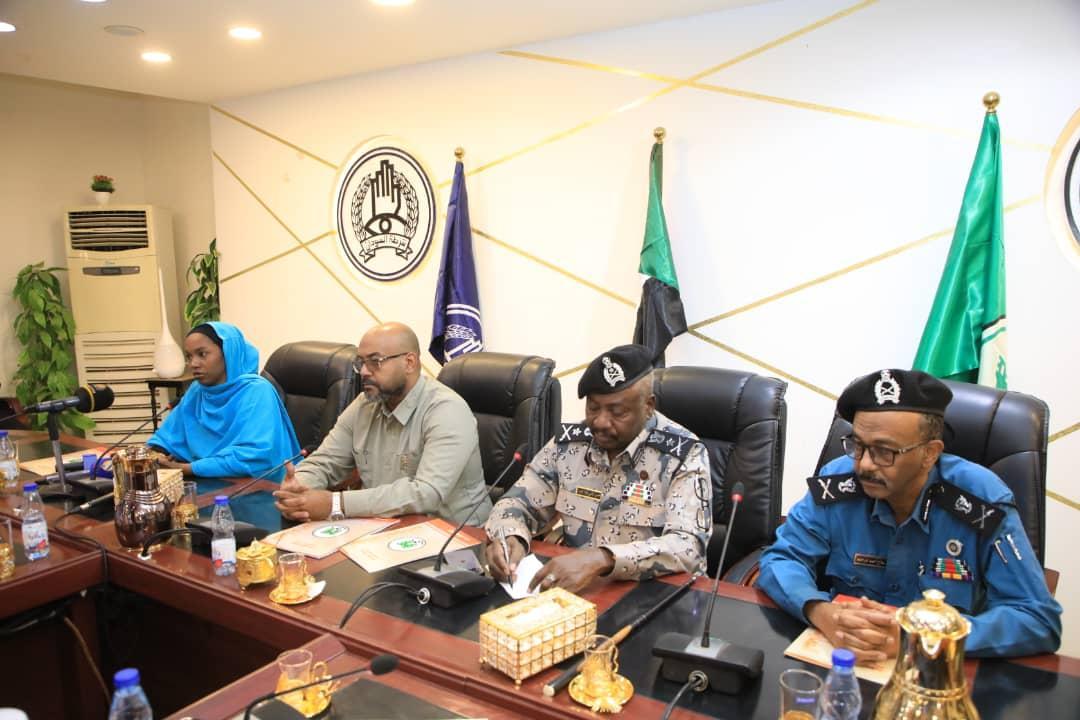 مدير الجمارك يستقبل وزيرة النقل التشادي للتباحث حول تجارة العبور مدير الجمارك يستقبل وزيرة النقل التشادي للتباحث حول تجارة العبور