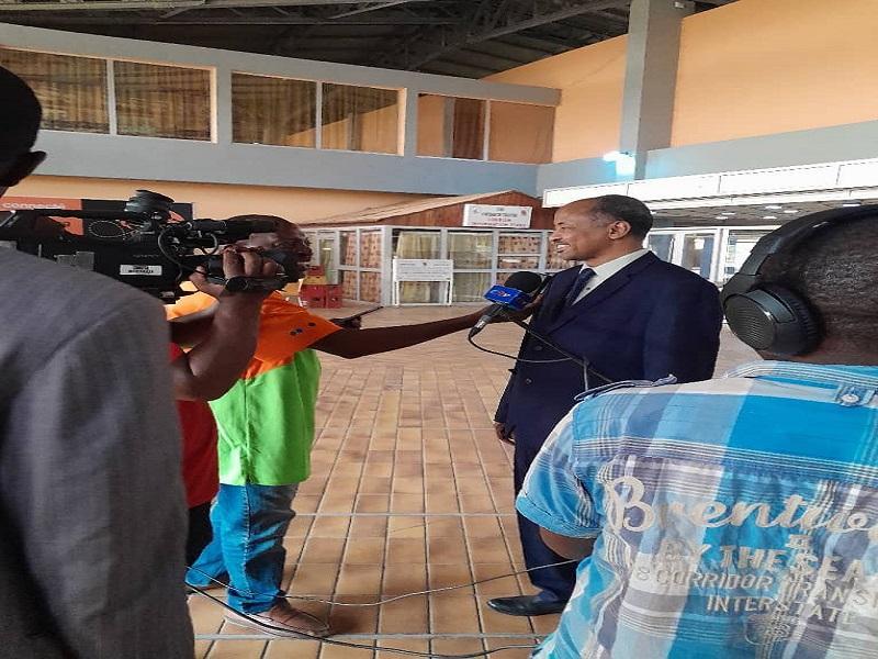 القائم باعمال السفارة السودانية بتشاد يستقبل فريق الهلال السوداني القائم باعمال السفارة السودانية بتشاد يستقبل فريق الهلال السوداني