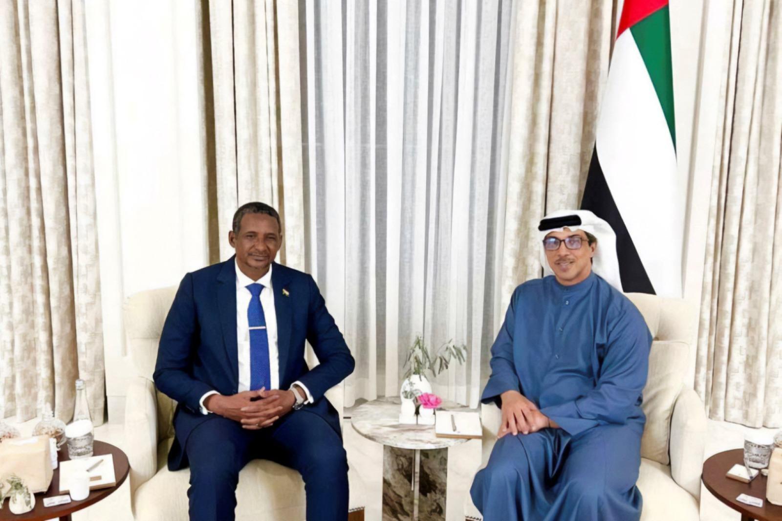 نائب رئيس مجلس السيادة يلتقي الشيخ منصور بن زايد بأبوظبي نائب رئيس مجلس السيادة يلتقي الشيخ منصور بن زايد بأبوظبي