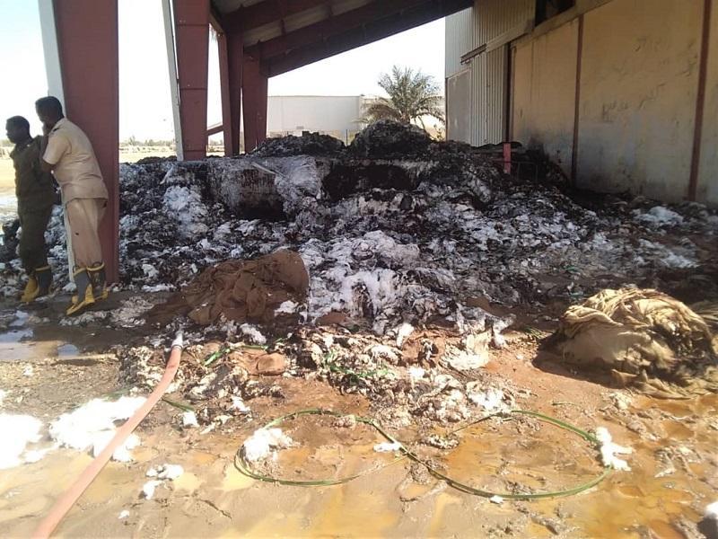 حريق بمحالج ربك المتطوره يلتهم أكثر من 140 بالة قطن حريق بمحالج ربك المتطوره يلتهم أكثر من 140 بالة قطن