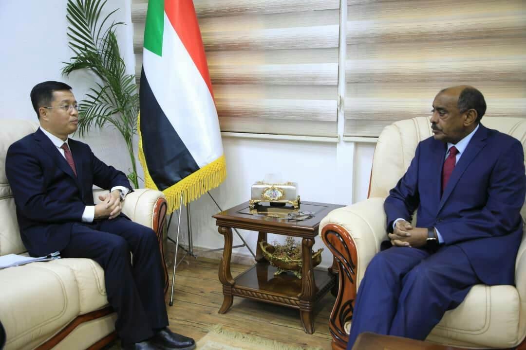 وزير الخارجية المكلف يلتقي القائم بأعمال سفارة الصين بالخرطوم وزير الخارجية المكلف يلتقي القائم بأعمال سفارة الصين بالخرطوم