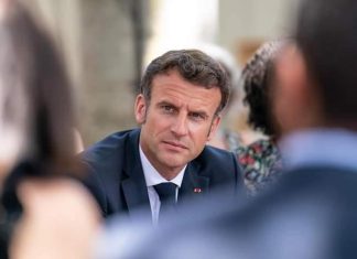ماكرون: علينا التواضع تجاه إفريقيا وسنقلص عدد جنودنا فيها ماكرون: علينا التواضع تجاه إفريقيا وسنقلص عدد جنودنا فيها