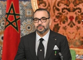 “الكاف” يتوج الملك محمد السادس بجائزة “الإنجاز المتميز” “الكاف” يتوج الملك محمد السادس بجائزة “الإنجاز المتميز"