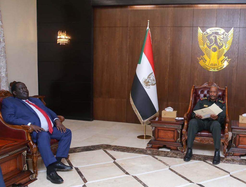 البرهان يؤكد الحرص على دفع علاقات التعاون المشترك مع جوبا البرهان يؤكد الحرص على دفع علاقات التعاون المشترك مع جوبا