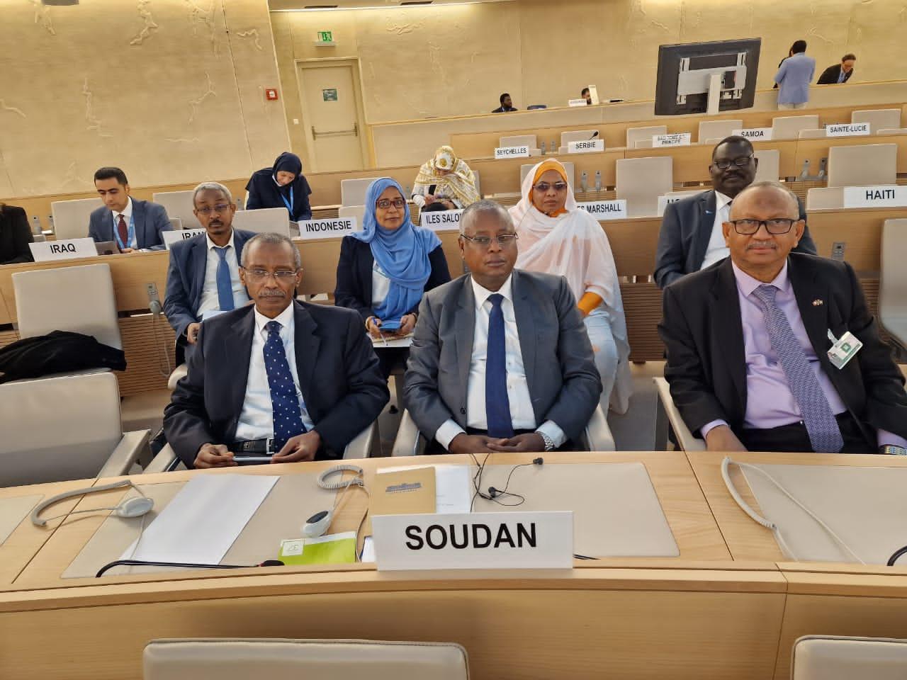 وزير العدل السوداني يكشف عن إجراءات بشأن الانتهاكات ويدفع بطلب إلى مجلس حقوق الإنسان وزير العدل السوداني يكشف عن إجراءات بشأن الانتهاكات ويدفع بطلب إلى مجلس حقوق الإنسان