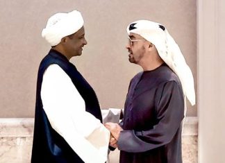 حميدتي يكشف تفاصيل لقاء غير معلن مع محمد بن زايد حميدتي يكشف تفاصيل لقاء غير معلن مع محمد بن زايد