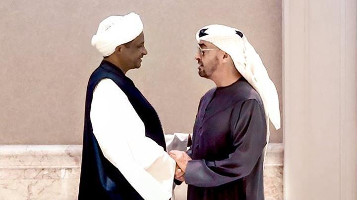 حميدتي يكشف تفاصيل لقاء غير معلن مع محمد بن زايد حميدتي يكشف تفاصيل لقاء غير معلن مع محمد بن زايد